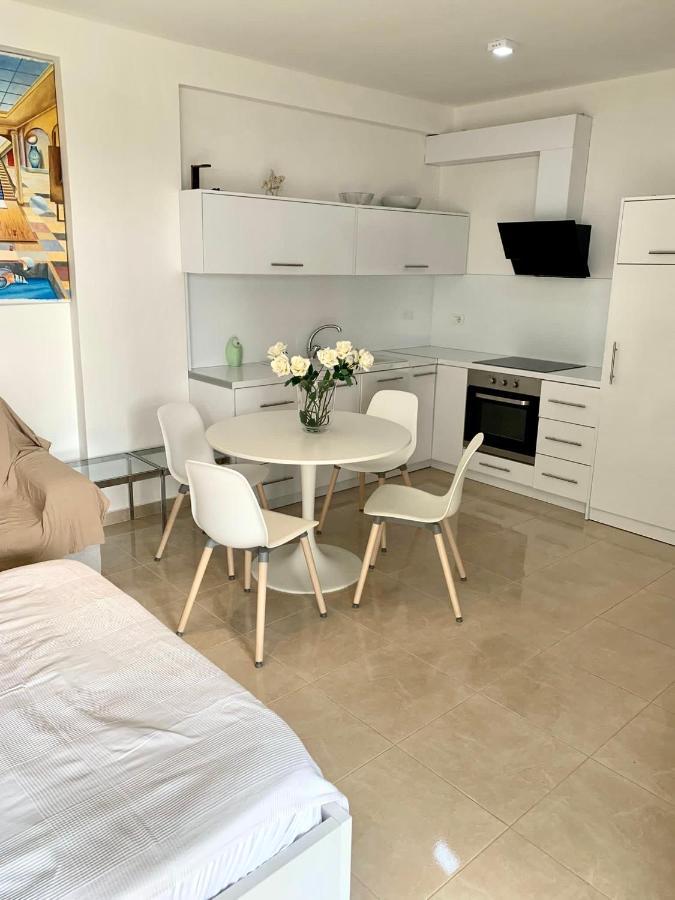 Loli Apartment Luxury White Residence Sarandë Exterior foto