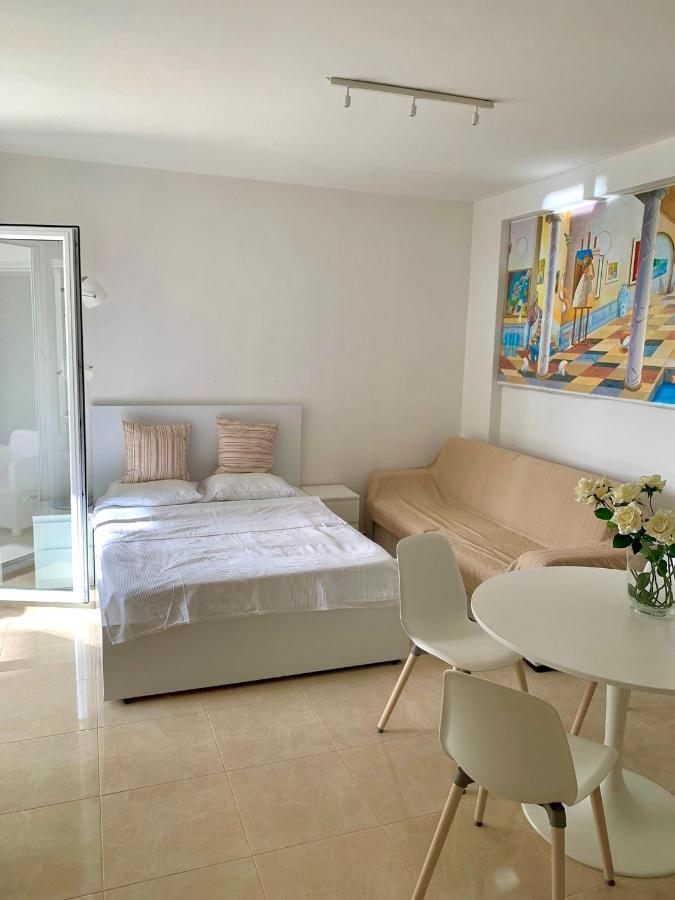 Loli Apartment Luxury White Residence Sarandë Exterior foto